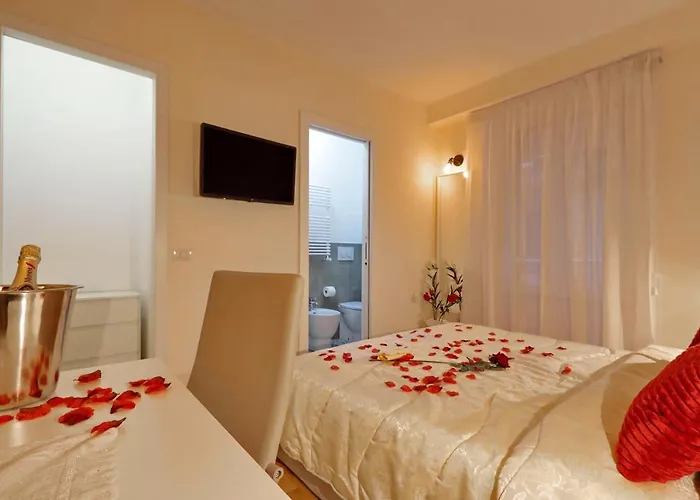 לינה וארוחת בוקר Termini Terrace 4*